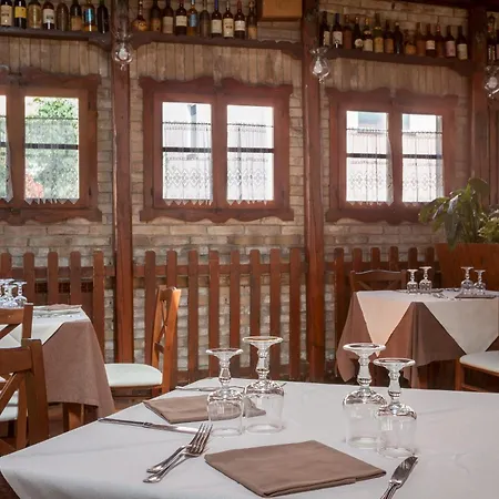 Hotell La Cantinella 3*