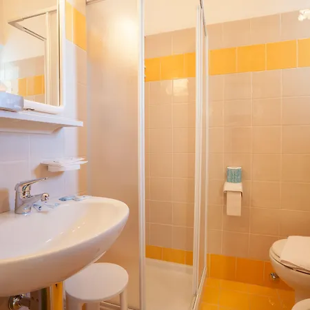 Hotel La Cantinella 3*