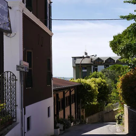 Hotell La Cantinella Ostra