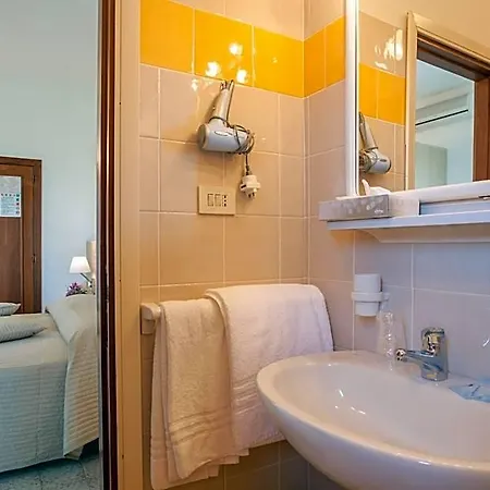 Hotel La Cantinella 3*