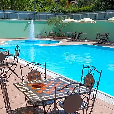 La Cantinella