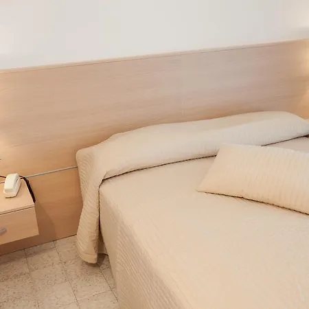 La Cantinella Hotell Ostra